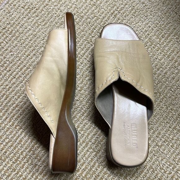 Munro Shoes - Munro American Slides size 8